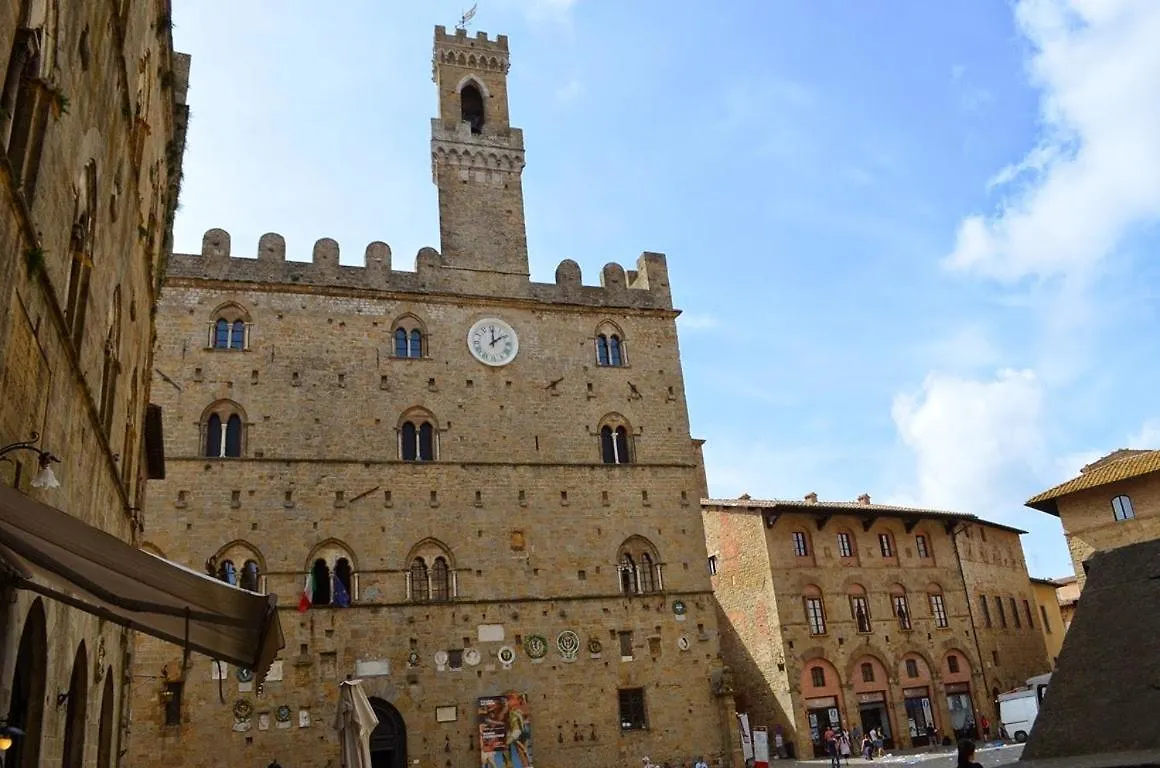 Minzoni Loft Lägenhet Volterra